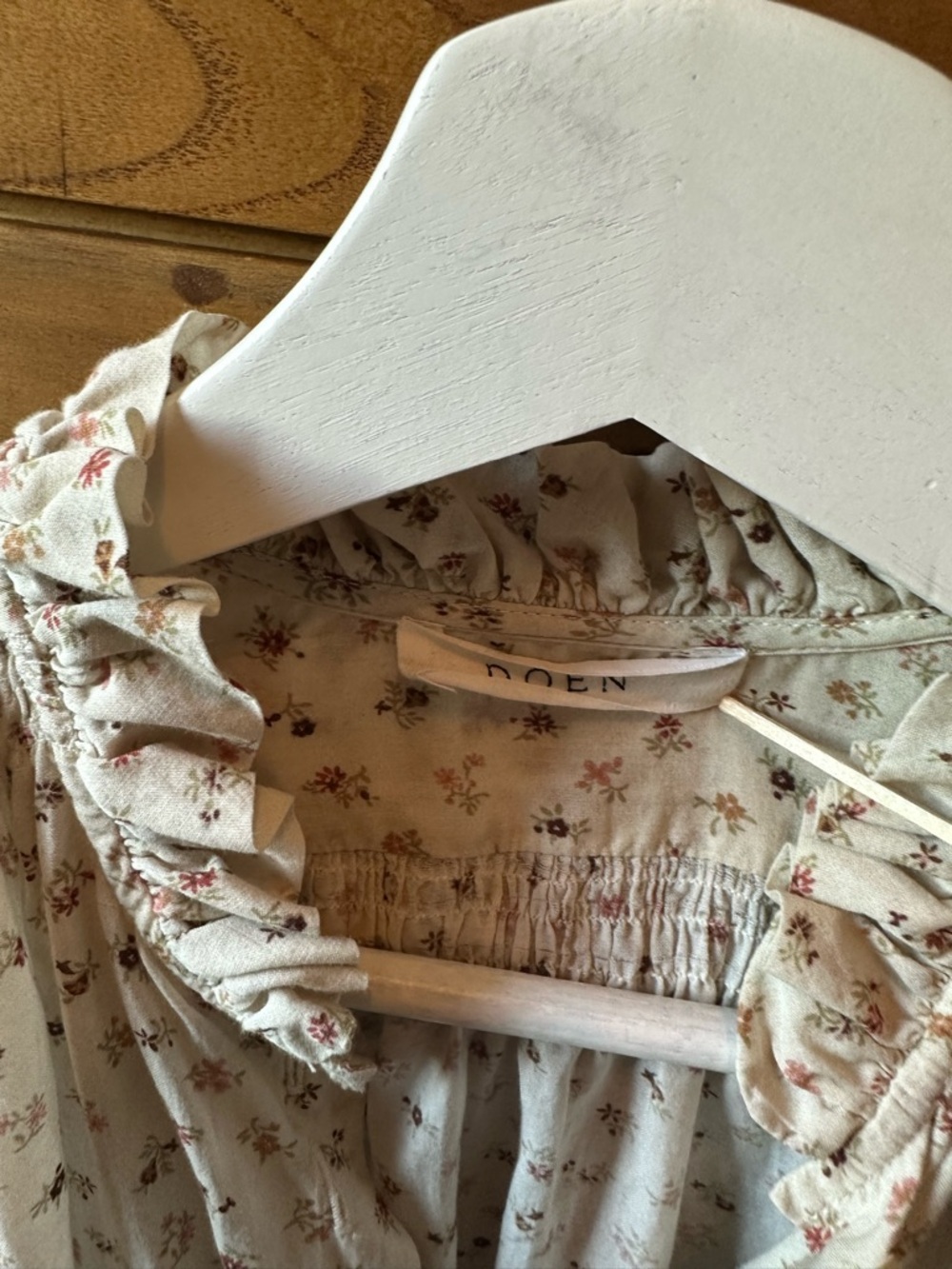 Doen Rose Top in Cream Parc Monceau - Picture 5 of 6